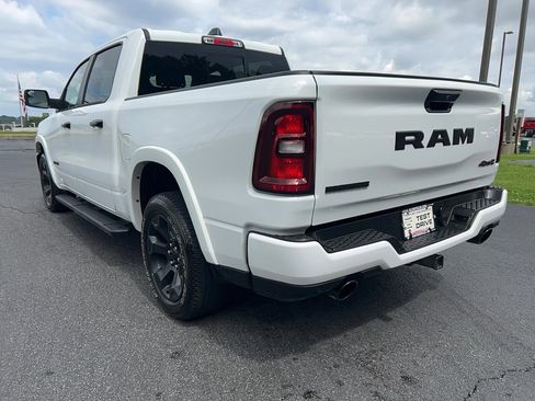 Used 2025 RAM 1500 Big Horn AWD/4WD image 7