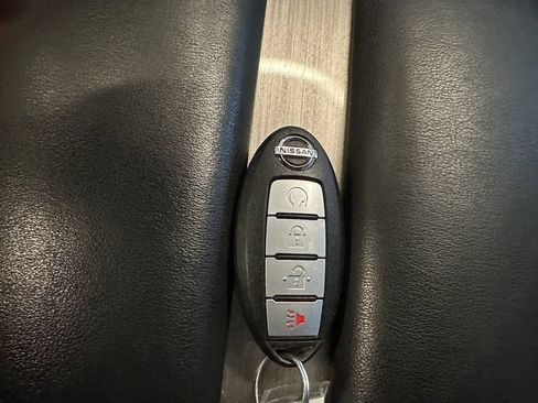 Used 2018 Nissan Murano SV w/ Premium Package AWD/4WD image 17