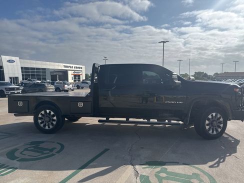 Used 2023 Chevrolet Silverado 2500 Custom w/ Custom Convenience Package AWD/4WD image 2