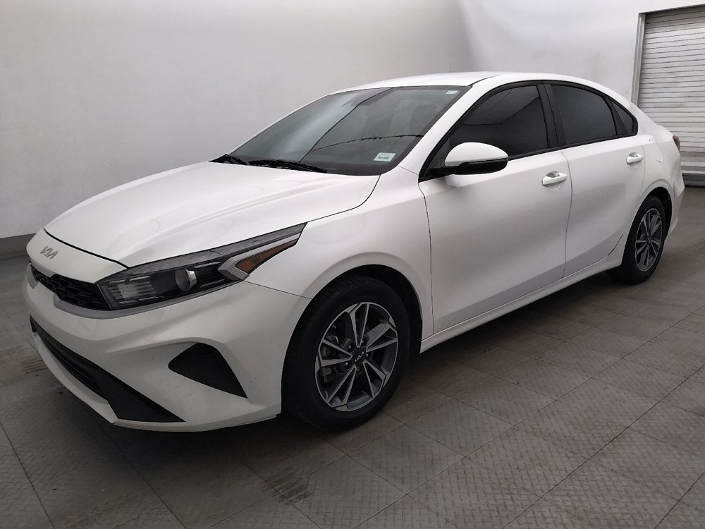 Used 2024 Kia Forte LXS w/ LXS Technology Package FWD image 2