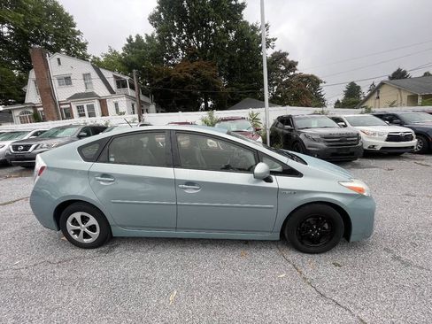 Used 2014 Toyota Prius Three FWD image 4