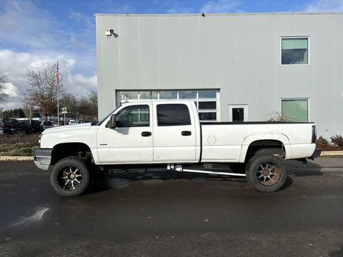 Used 2007 Chevrolet Silverado 2500 LT w/ Heavy-Duty Power Package image 2