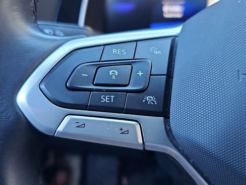 Used 2024 Volkswagen Jetta SE image 11