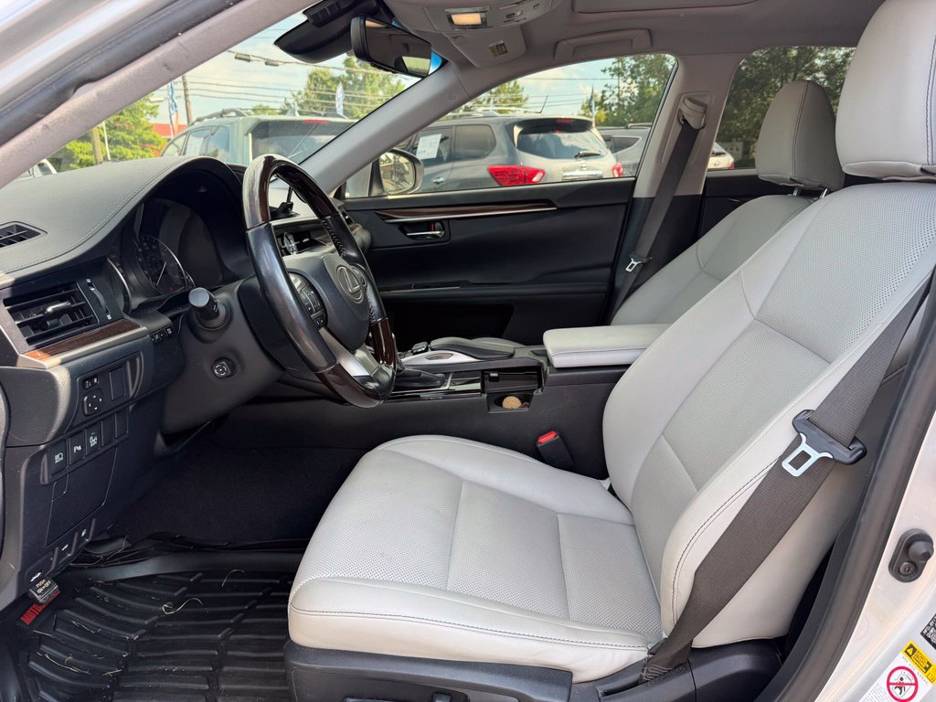 Used 2017 Lexus ES 300h w/ Navigation System Package FWD image 10