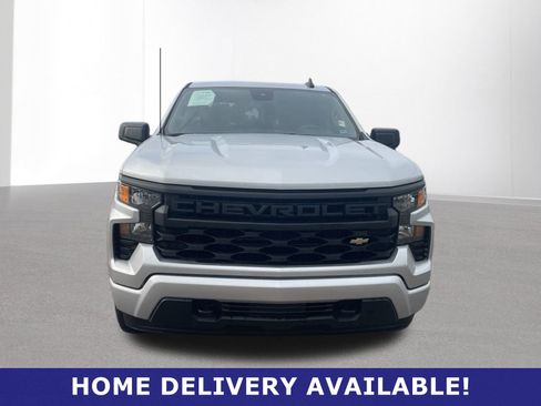 Used 2022 Chevrolet Silverado 1500 Custom image 2