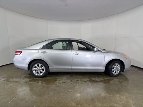 Used 2010 Toyota Camry LE image 20