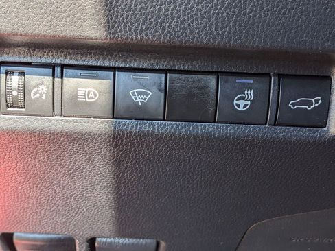 Used 2022 Toyota RAV4 XLE Premium AWD/4WD image 16