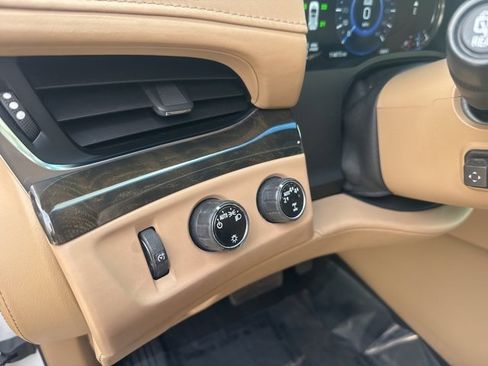 Used 2019 Cadillac Escalade ESV Platinum image 15