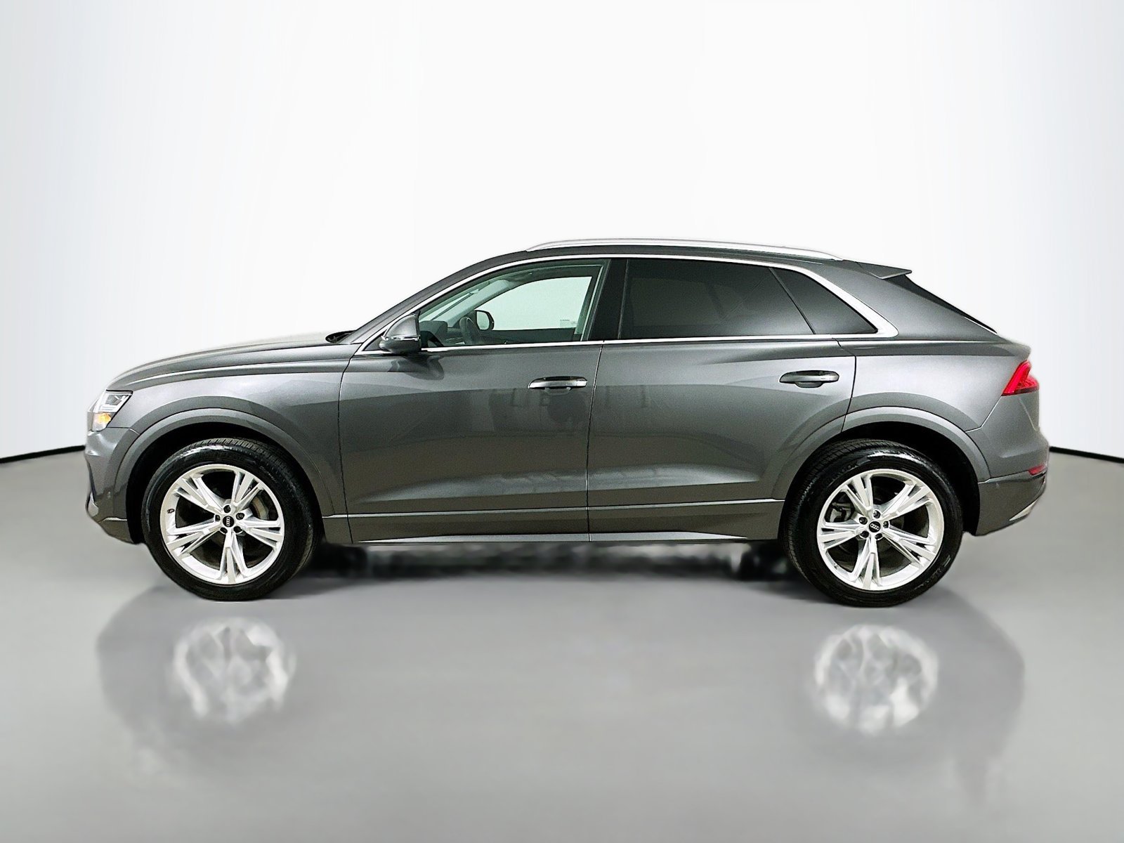 Certified 2022 Audi Q8 Premium AWD/4WD image 8