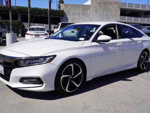 Used 2019 Honda Accord Sport image 4