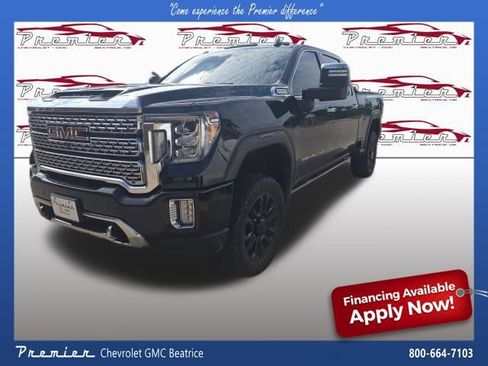 Used 2022 GMC Sierra 2500 Denali w/ Denali Black Diamond Edition AWD/4WD image 1