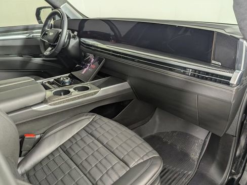 Used 2025 Cadillac Escalade V w/ LPO, Floor Liner Package AWD/4WD image 25