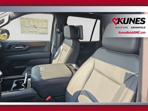 New 2026 GMC Yukon Denali w/ Denali Reserve Package AWD/4WD image 20