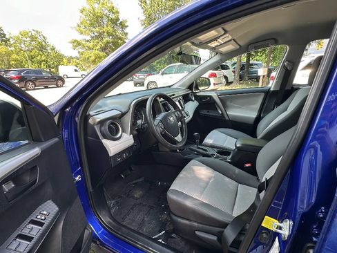 Used 2015 Toyota RAV4 LE AWD/4WD image 17