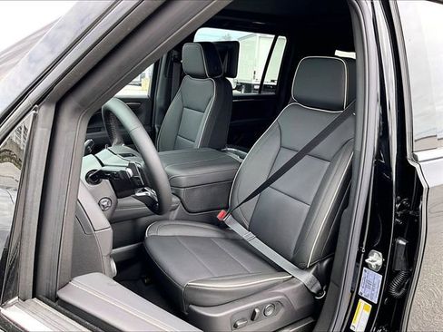 New 2026 Chevrolet Suburban Premier image 10