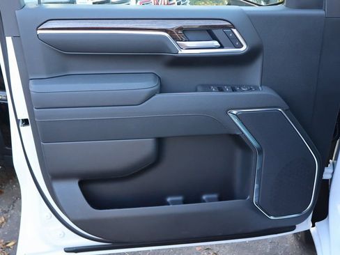 New 2026 GMC Sierra 1500 SLE w/ X31 Off-Road Package image 10