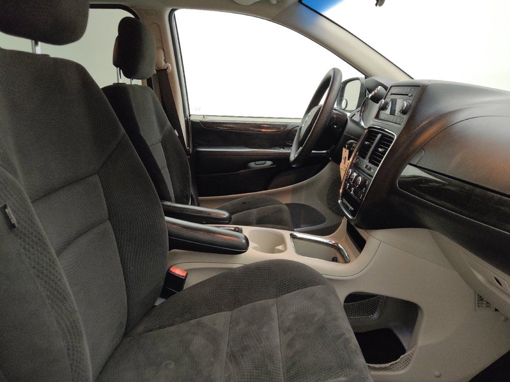 Used 2016 Dodge Grand Caravan SXT FWD image 21