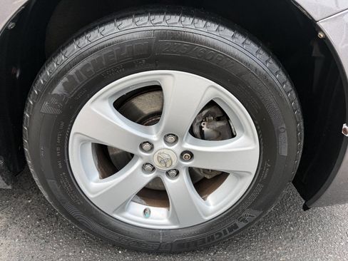 Used 2011 Toyota Sienna LE FWD image 9