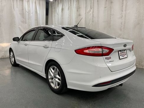 Used 2016 Ford Fusion SE FWD image 5