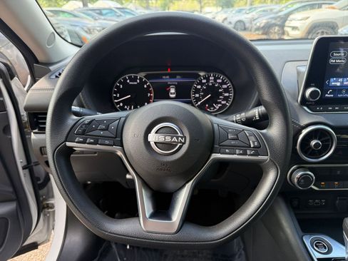 Used 2025 Nissan Sentra SV image 24