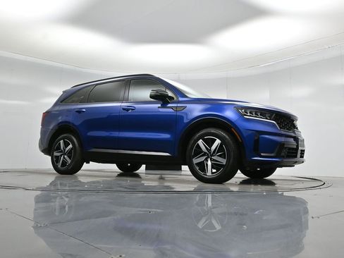 Used 2021 Kia Sorento EX image 4