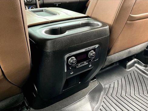 Used 2024 Chevrolet Tahoe High Country image 34