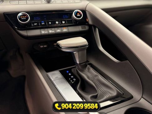 Used 2024 Hyundai Elantra SEL FWD image 16