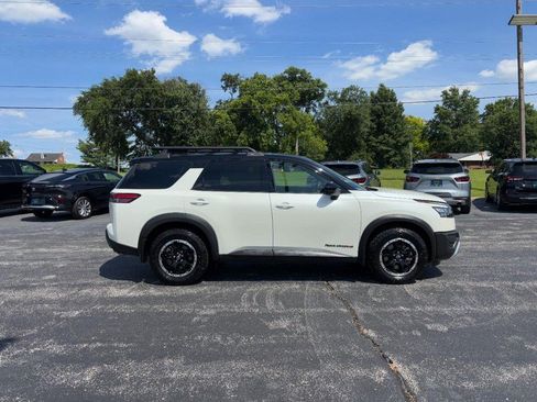 Used 2024 Nissan Pathfinder Rock Creek AWD/4WD image 6