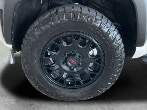 Used 2025 Toyota 4Runner TRD Off-Road AWD/4WD image 26
