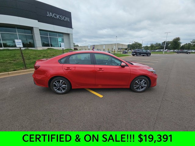 Used 2024 Kia Forte LXS w/ LXS Technology Package FWD image 9