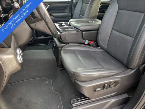 Certified 2025 GMC Sierra 1500 SLT image 17