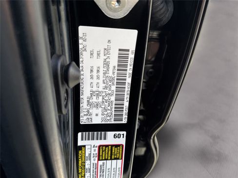 Used 2023 Toyota Tacoma TRD Off-Road w/ Advanced Technology Package AWD/4WD image 38