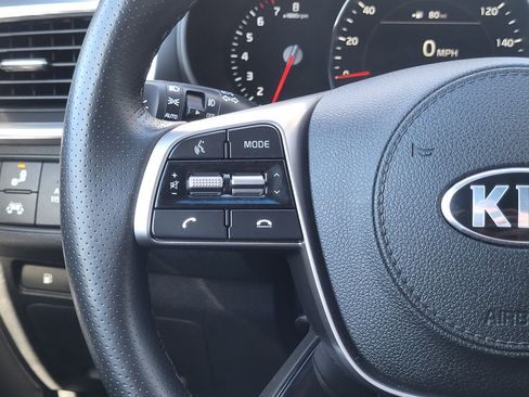 Used 2019 Kia Sorento SX image 15