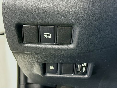 Used 2020 Toyota C-HR LE image 17