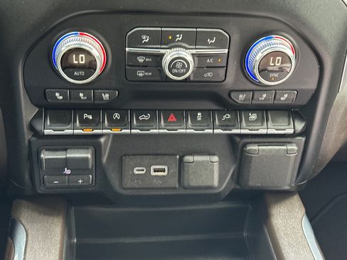Used 2019 GMC Sierra 1500 SLT w/ SLT Premium Package RWD image 18