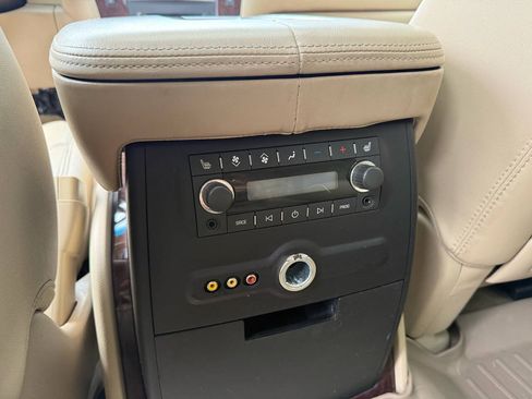 Used 2014 Cadillac Escalade Premium AWD/4WD image 16