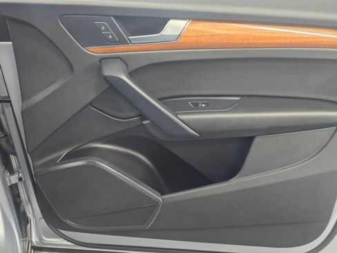 Used 2023 Audi Q5 2.0T Premium w/ Convenience Package image 27