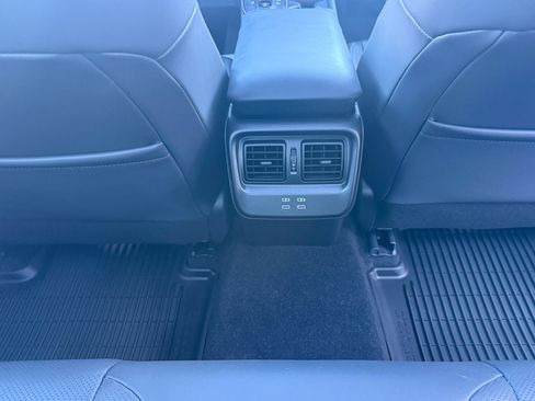 Used 2023 Toyota Crown XLE image 18