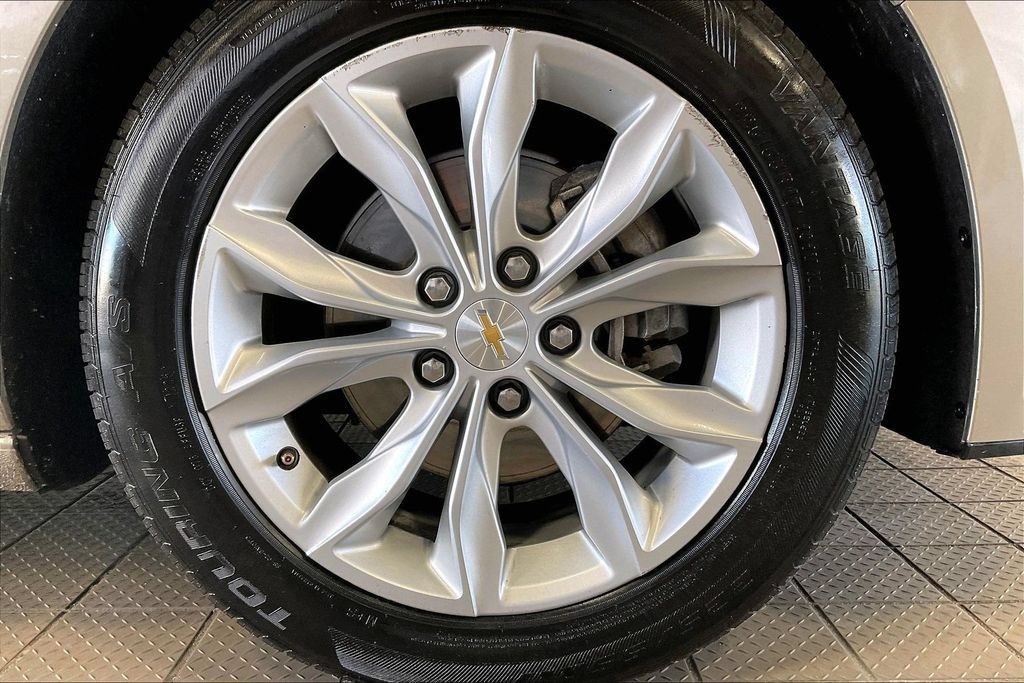 Used 2024 Chevrolet Malibu LT FWD image 35
