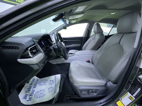 Used 2021 Toyota Camry SE image 16