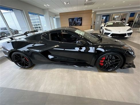 New 2026 Chevrolet Corvette Z06 w/ Z07 Performance Package image 9