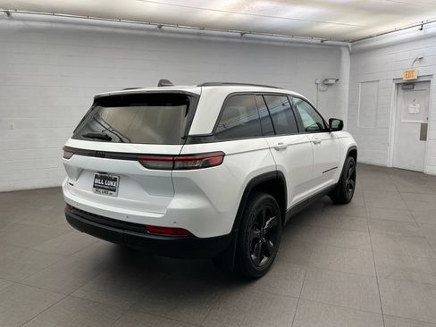 Certified 2023 Jeep Grand Cherokee Altitude AWD/4WD image 5