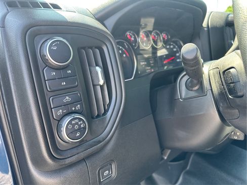 Used 2022 Chevrolet Silverado 2500 Custom w/ Custom Value Package AWD/4WD image 19