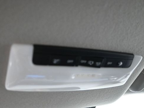 New 2025 Nissan Versa SV w/ Trunk Package FWD image 22