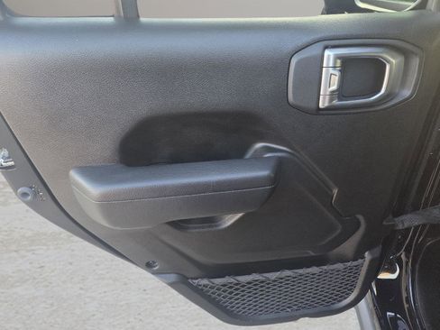 Used 2025 Jeep Wrangler Willys image 63