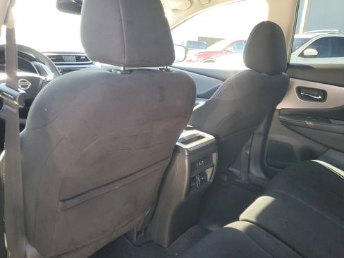Used 2019 Nissan Murano SV image 18