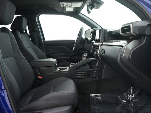 Used 2025 Toyota Tacoma SR5 image 12
