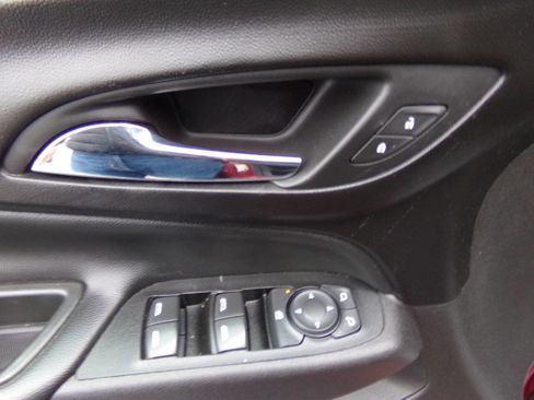 Used 2018 Chevrolet Equinox LT image 45