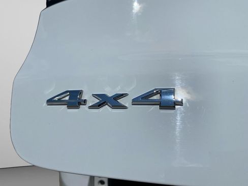 Used 2024 Jeep Compass Latitude AWD/4WD image 17