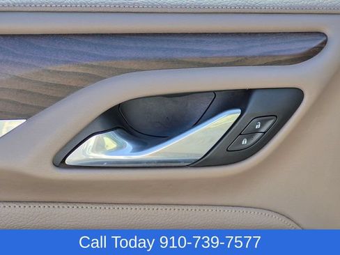 Used 2023 GMC Yukon XL Denali AWD/4WD image 13